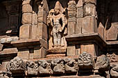 The great Chola temples of Tamil Nadu - The Brihadisvara temple of Gangaikondacholapuram. Sculptures of the vimana (South). 